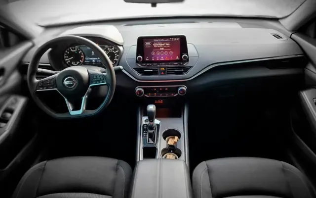 NISSAN ALTIMA - image 4