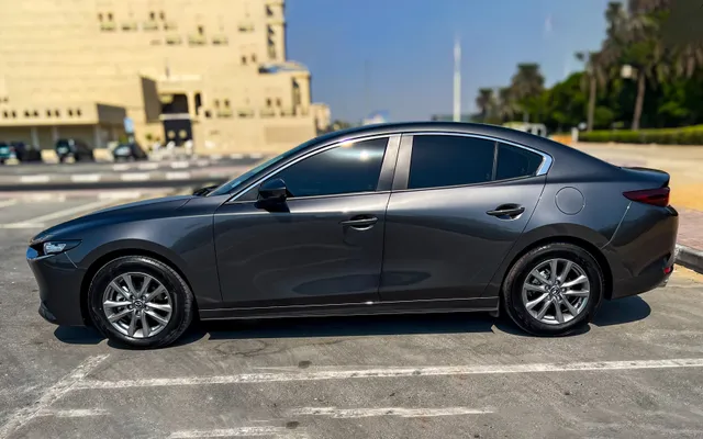 MAZDA 3 - image 2