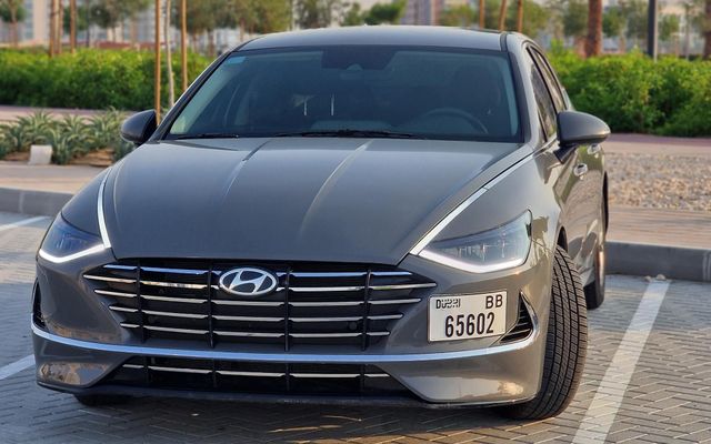 Hyundai Sonata SE - image 3