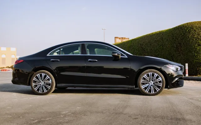 MERCEDES CLA250 - image 2