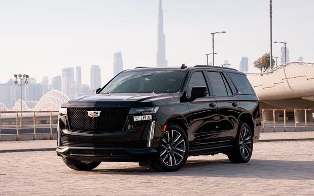 Cadillac Escalade - image 1