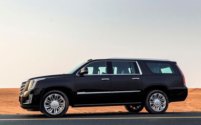 Cadillac Escalade - image 2