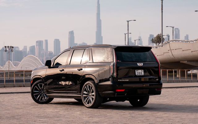 Cadillac Escalade - image 3