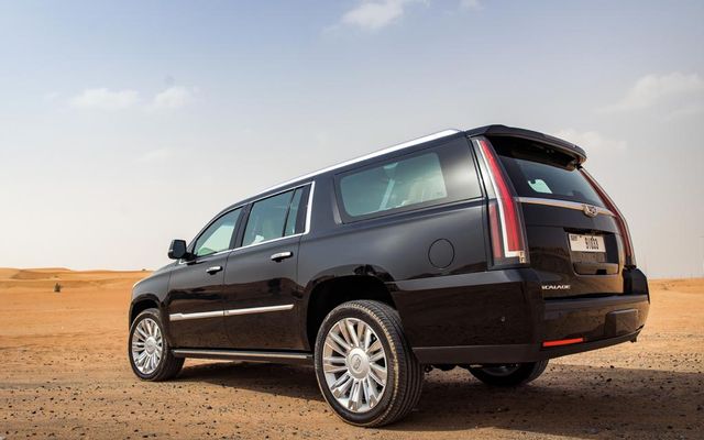 Cadillac Escalade - image 4