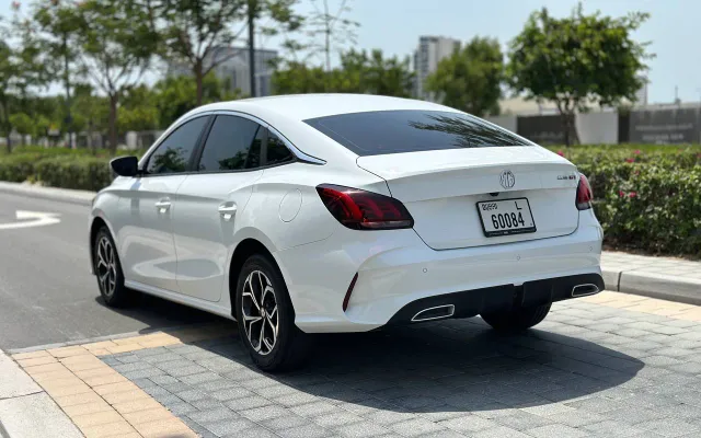 MG GT - image 4