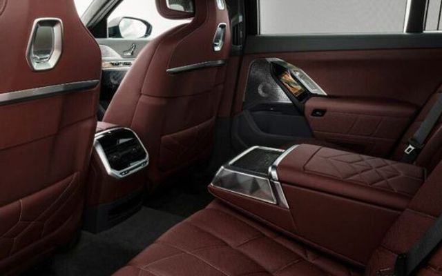 BMW 735I 2024 - image 4