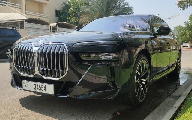 BMW 735I 2024 - image 1