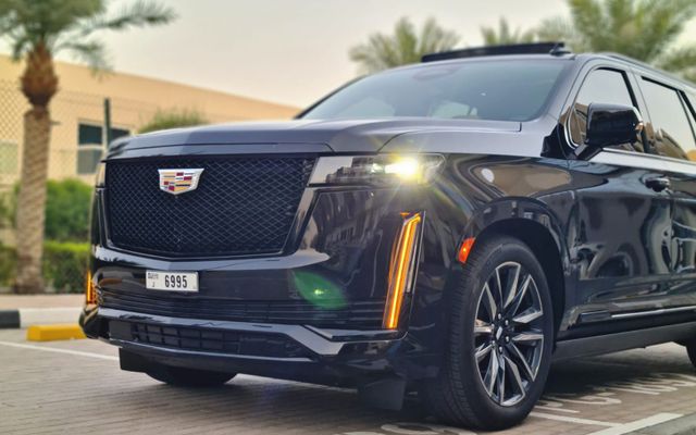 CADILLAC ESCALADE - image 4