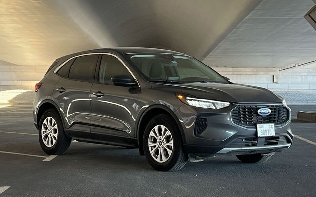 Ford Escape - image 4