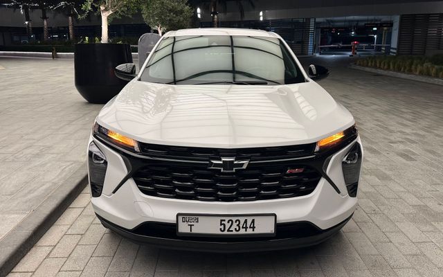 Chevrolet Trax (white) - image 3