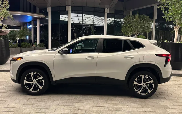 Chevrolet Trax (white) - image 2