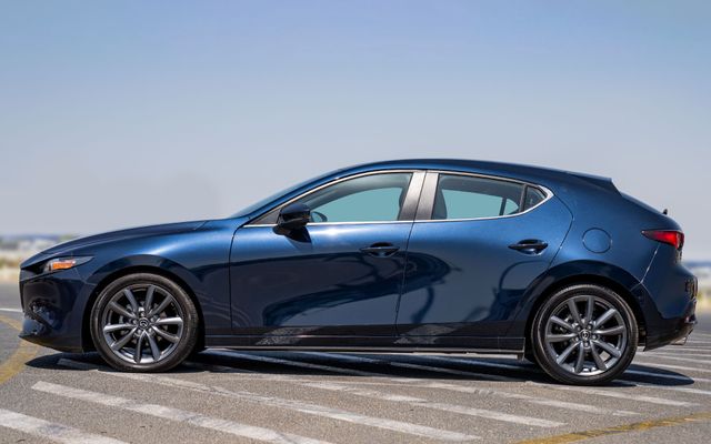 MAZDA 3 - image 2