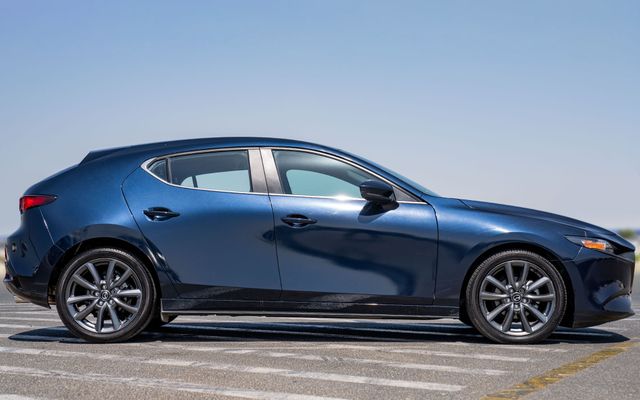 MAZDA 3 - image 4