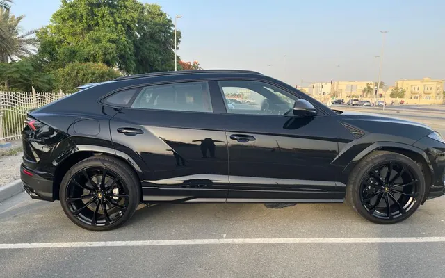 LAMBORGHINI URUS MY20 - image 4