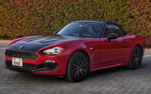 Fiat 124 Spider - image 1