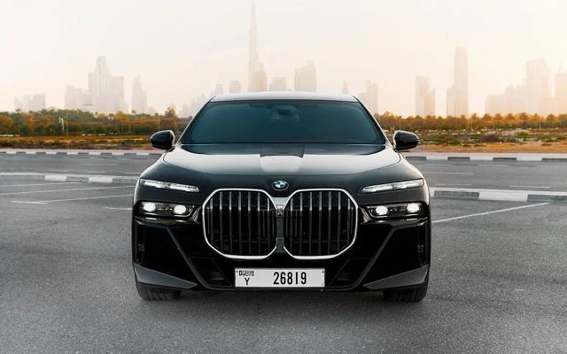BMW 740I - image 2