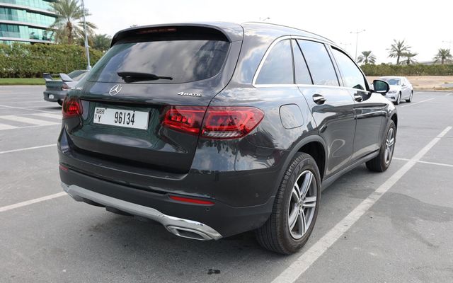 Mercedes GLC 300 - image 4