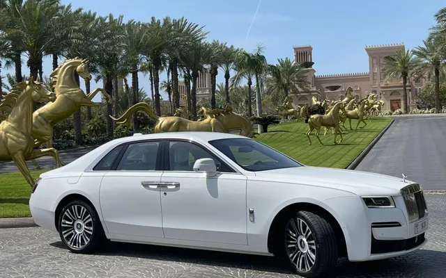 ROLLS ROYCE GHOST - image 2