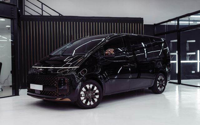 HYUNDAI STARIA - image 4