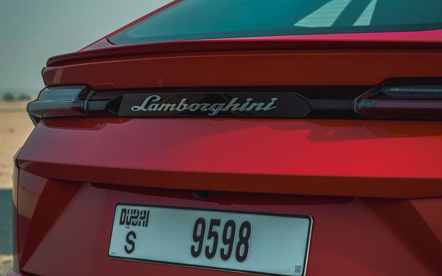 Lamborghini Urus - image 4