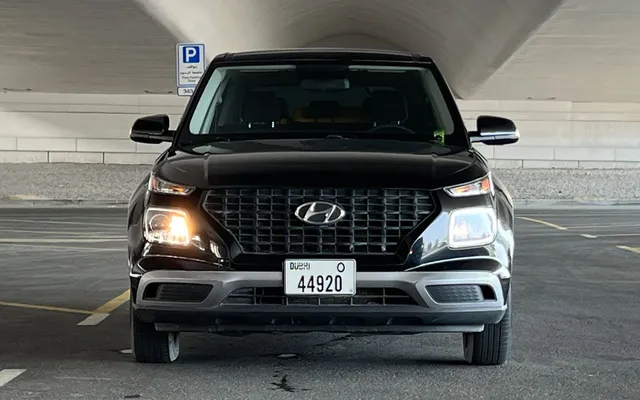 Hyundai Venue - image 3