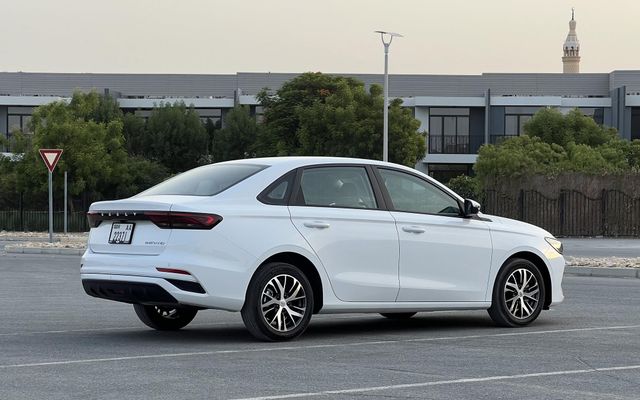 GEELY EM GRAND - image 4