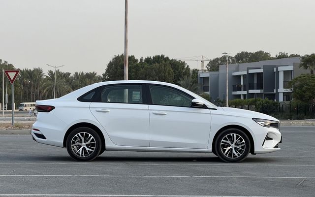 GEELY EM GRAND - image 2