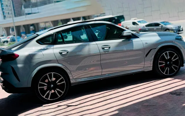 BMW X6 - image 2