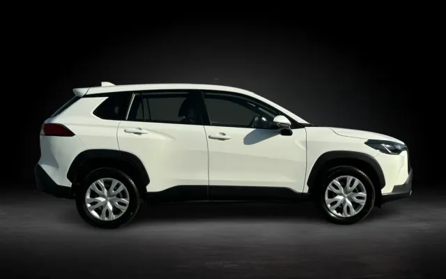 TOYOTA COROLLA CROSS - image 4