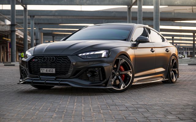 Audi RS5 Carbon Edition - image 1