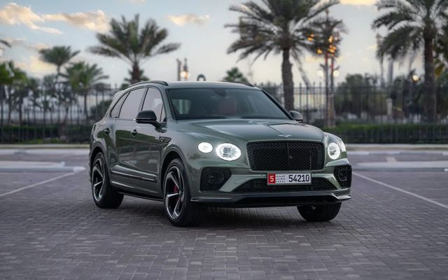 Bentley BENTAYGA - image 1