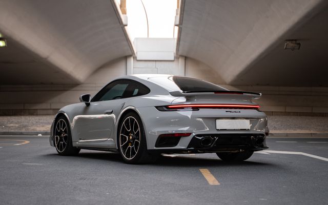 PORSCHE 911 TURBO S - image 4