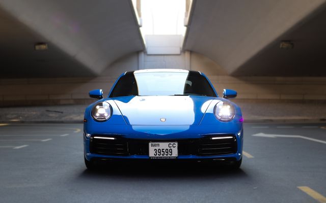 Porshce 911 Carrera - image 3