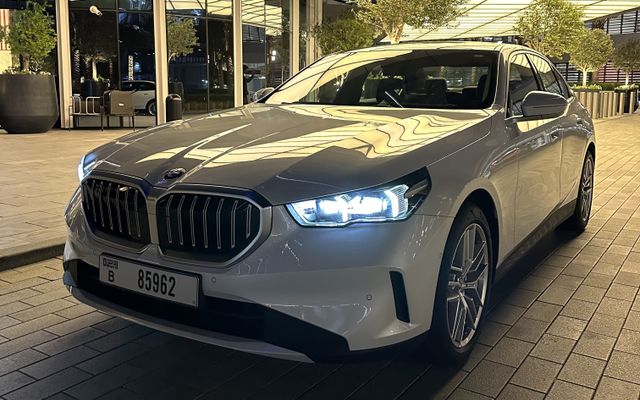 BMW 520i - image 1