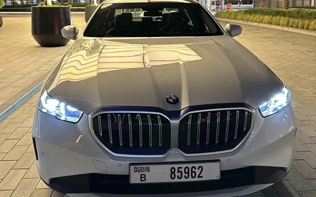 BMW 520i - image 2