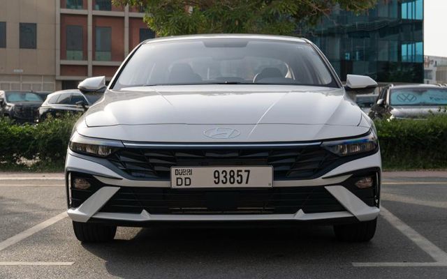Hyundai Elantra - image 3