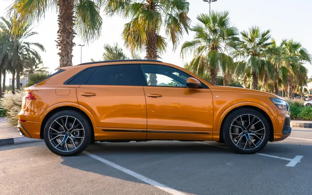AUDI Q8 - image 3