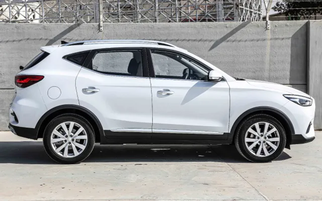 MG ZS LUXURY - image 2