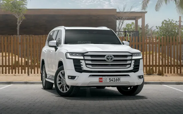 TOYOTA LAND CRUISER GXR - image 1
