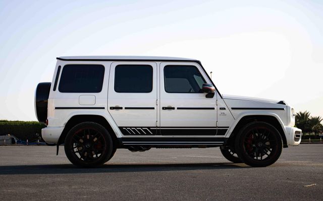 MERCEDES G63 - image 2