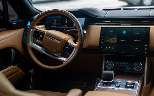 Range Rover HSE - image 4