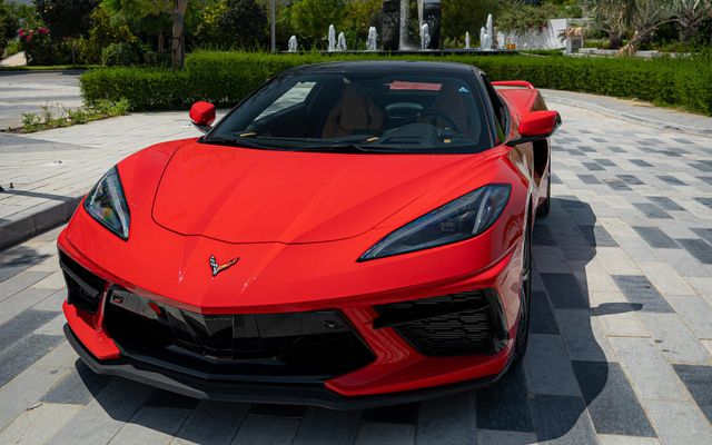 Chevrolet Corvette C8 - image 2
