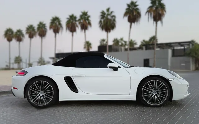 Porsche Boxster - image 2