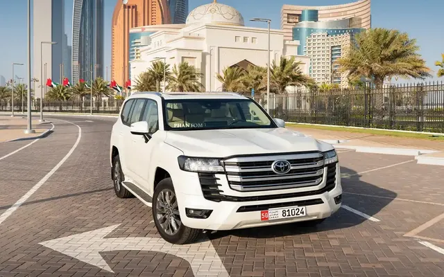 TOYOTA LAND CRUISER GXR - image 1