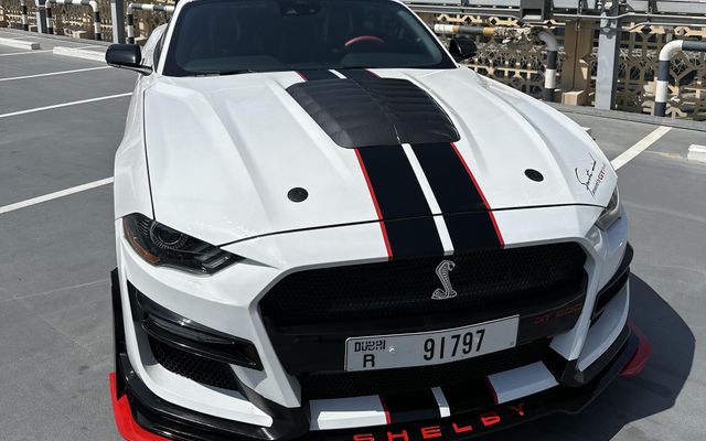 Ford Mustang - image 4