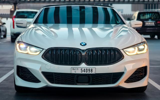 BMW M850i - image 2