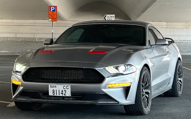 FORD Mustang - image 1