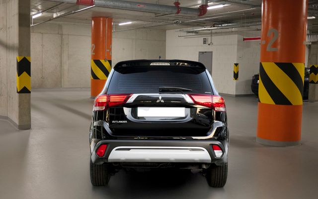 Mitsubishi Outlander 2.4L GLX 7 STR BASIC- - image 4