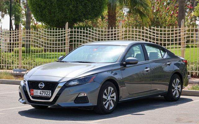 Nissan Altima - image 1