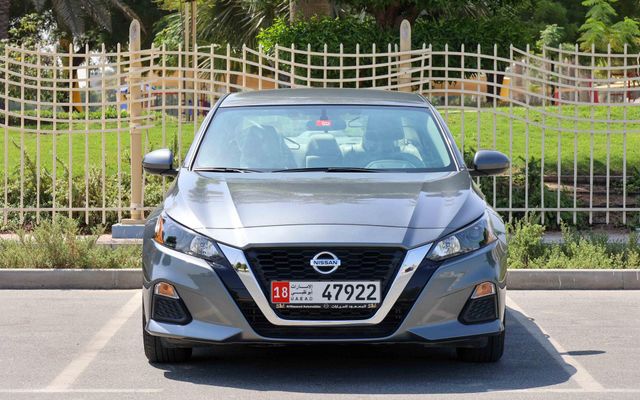 Nissan Altima - image 3
